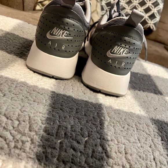 Nike Air Max Tavas - Picture 2 of 6